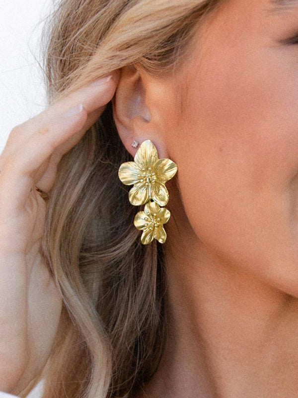 LOVEVVR Fashionable Flower-Shaped Earrings