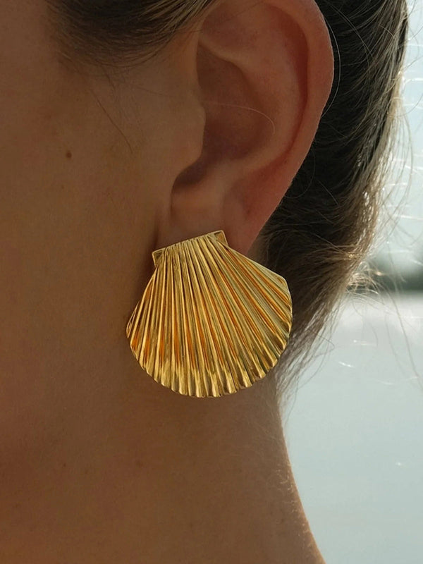 LOVEVVR Golden Shell Stud Earrings