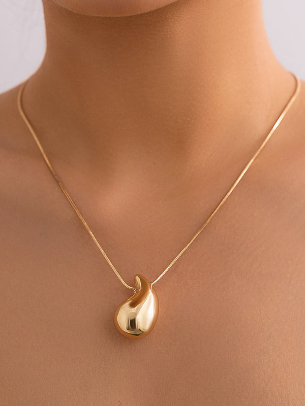 LOVEVVR Glossy Comma Pendant Necklace