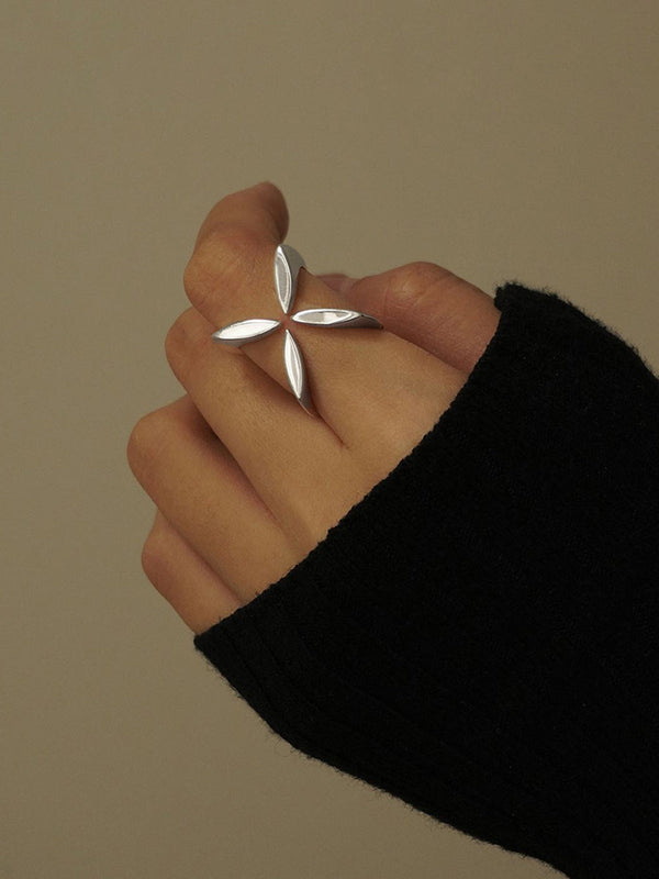 LOVEVVR Criss Cross Four-Leaf Open Ring